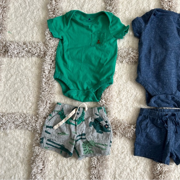 GAP Baby Matching Onesie and Short Set Bundle 3-6 month Boy - Picture 3 of 7